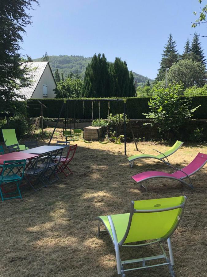 Les Gites Du Paradis Murol Bagian luar foto
